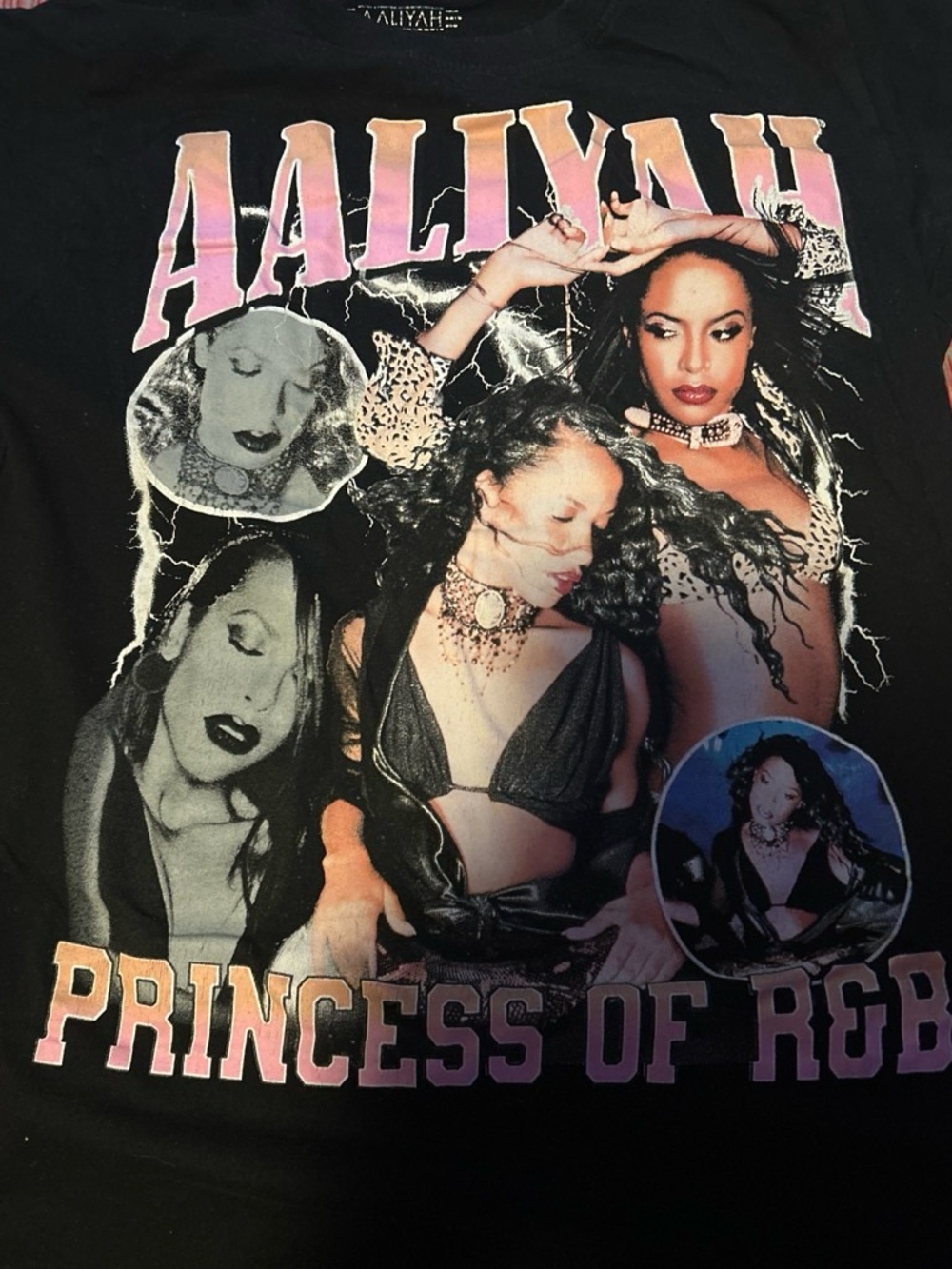 Aaliyah 'Princess of R&B' Graphic Tee - Black & Pink